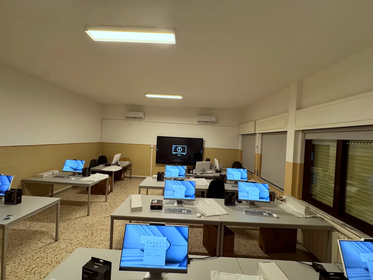 Postazioni informatiche fornite da Formatica